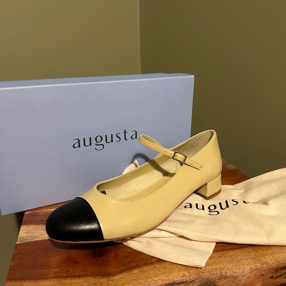 Lola Ballerina Flats in beige